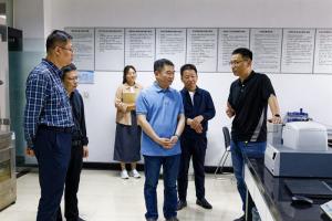 湖北鄂中通世达沥青有限公司总经理黄晶到访开云手机登录中心_开云online（中国）